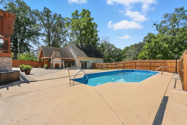 213 McCreary Hts, Dickson, TN 37055