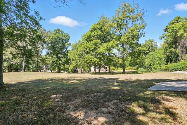 213 McCreary Hts, Dickson, TN 37055