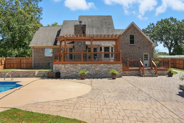 213 McCreary Hts, Dickson, TN 37055