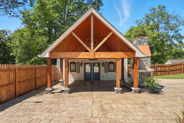 213 McCreary Hts, Dickson, TN 37055