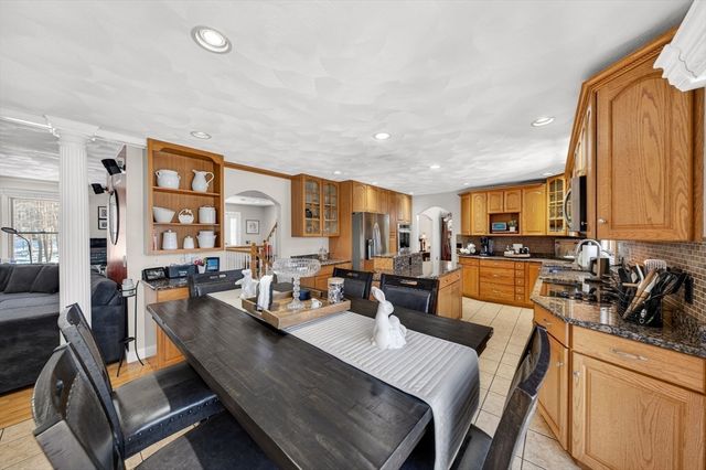 155 Sagamore Road, Seekonk, MA 02771