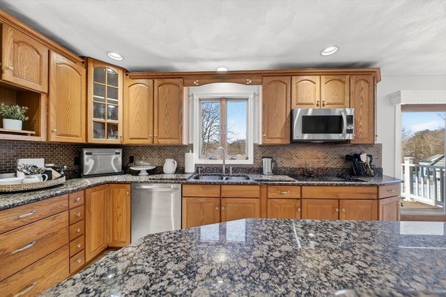 155 Sagamore Road, Seekonk, MA 02771