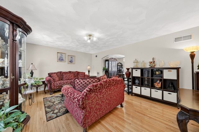 155 Sagamore Road, Seekonk, MA 02771