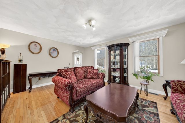 155 Sagamore Road, Seekonk, MA 02771