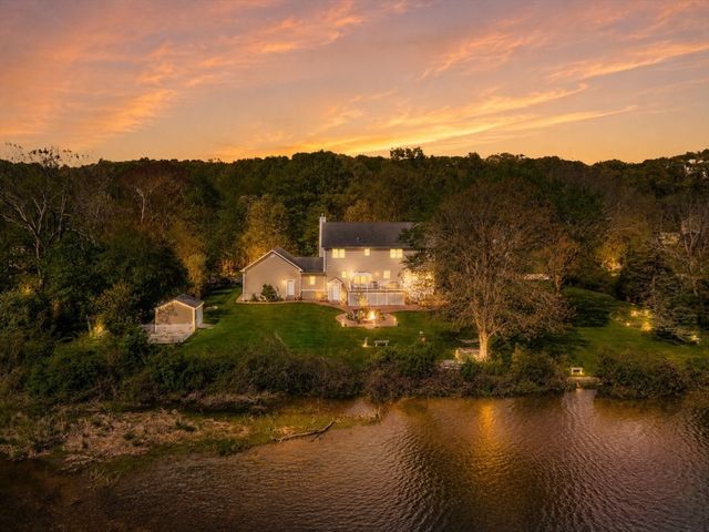155 Sagamore Road, Seekonk, MA 02771