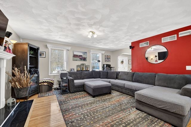 155 Sagamore Road, Seekonk, MA 02771