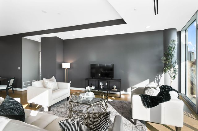 1 Roebling Way, 906, Covington, KY 41011