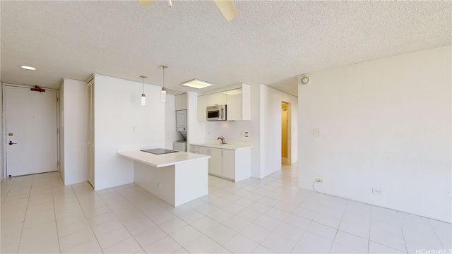 320 Liliuokalani Avenue 903, Honolulu, HI 96815