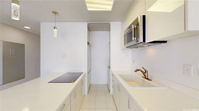 320 Liliuokalani Avenue 903, Honolulu, HI 96815