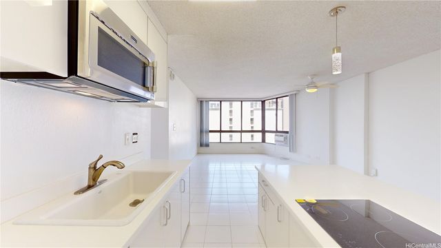 320 Liliuokalani Avenue 903, Honolulu, HI 96815