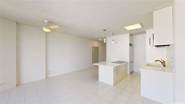 320 Liliuokalani Avenue 903, Honolulu, HI 96815