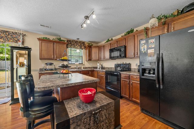 610 Chastine Drive, Spartanburg, SC 29301