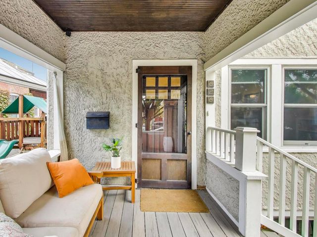 828 Wesley Avenue, Oak Park, IL 60304