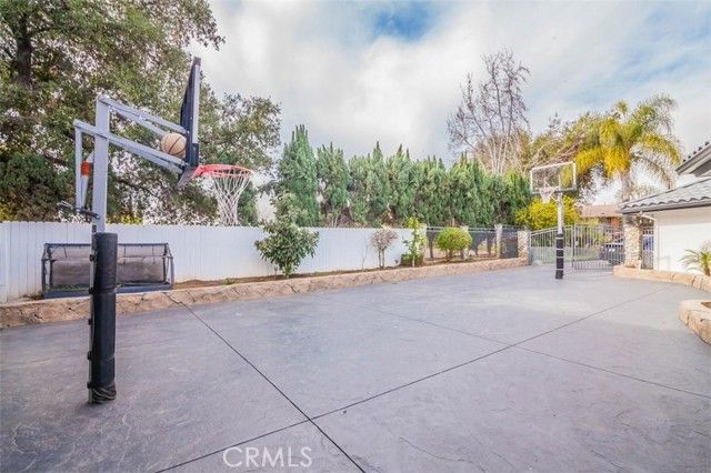 4305 N Sunflower Avenue, Covina, CA 91724