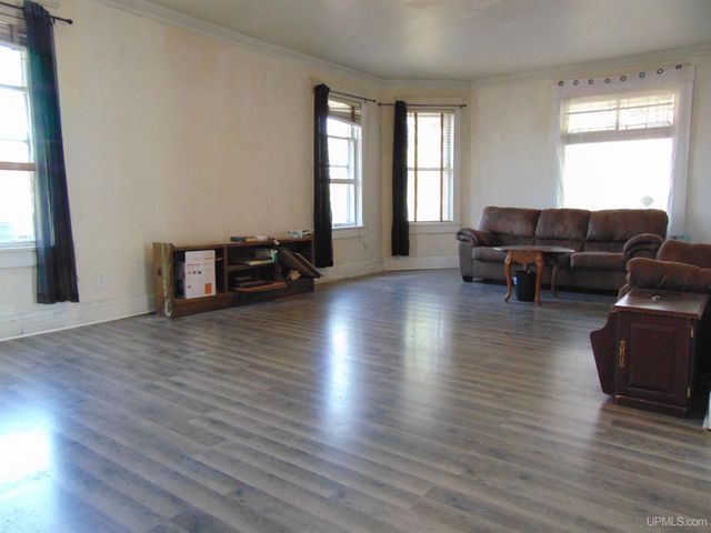 110 E River Street, Ontonagon, MI 49953