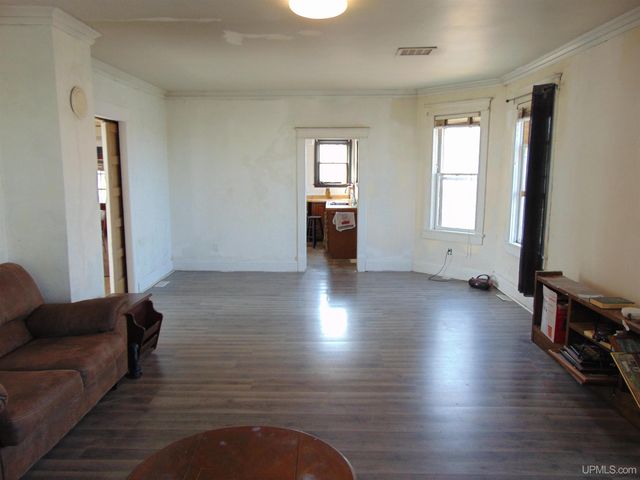 110 E River Street, Ontonagon, MI 49953