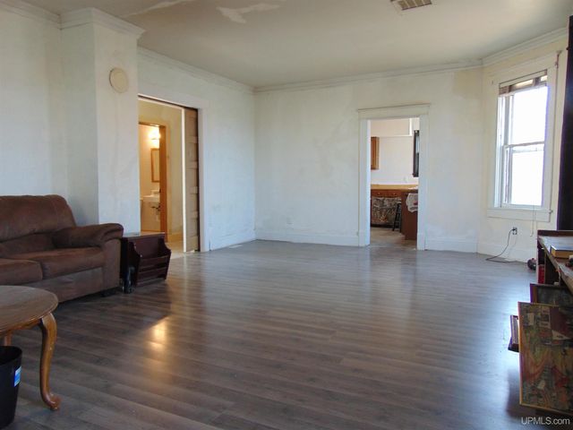 110 E River Street, Ontonagon, MI 49953