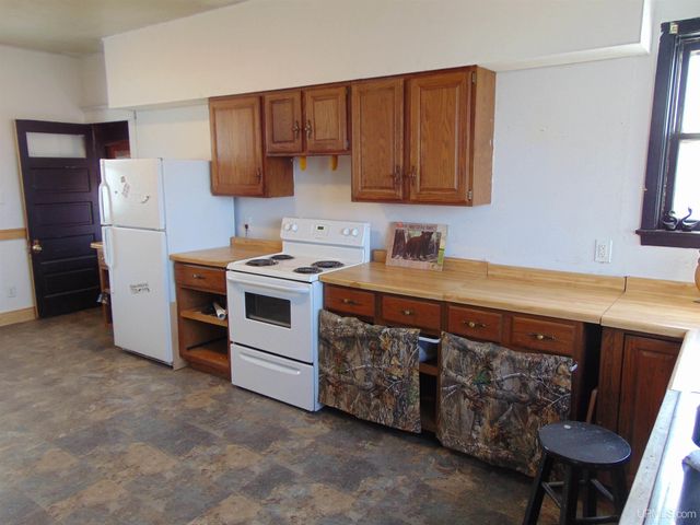 110 E River Street, Ontonagon, MI 49953