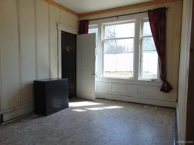 110 E River Street, Ontonagon, MI 49953