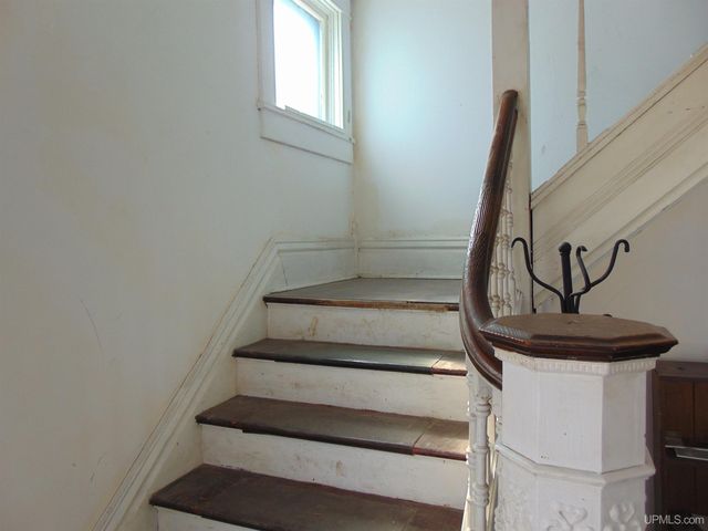 110 E River Street, Ontonagon, MI 49953