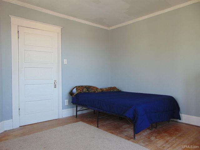 110 E River Street, Ontonagon, MI 49953