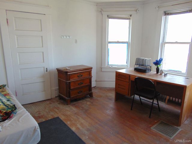 110 E River Street, Ontonagon, MI 49953