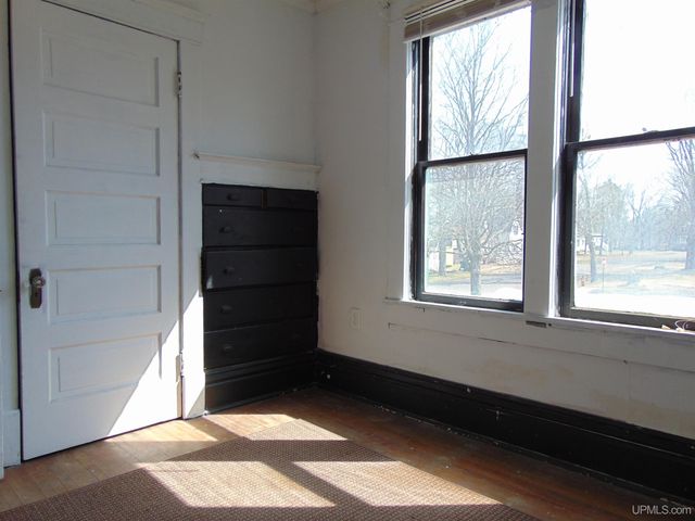 110 E River Street, Ontonagon, MI 49953