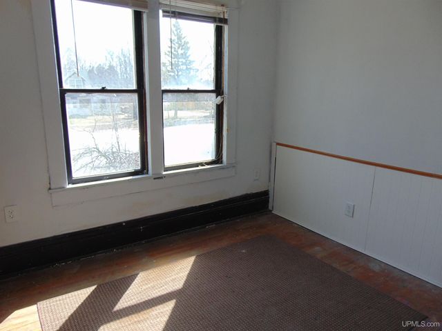 110 E River Street, Ontonagon, MI 49953