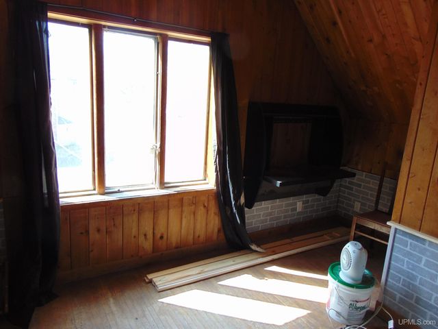 110 E River Street, Ontonagon, MI 49953