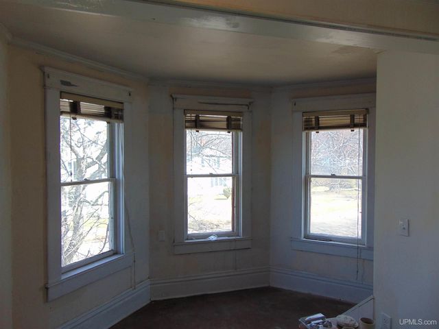 110 E River Street, Ontonagon, MI 49953