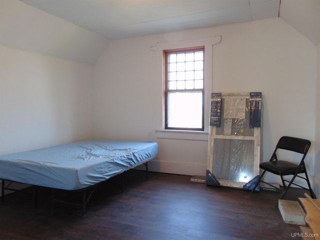 110 E River Street, Ontonagon, MI 49953