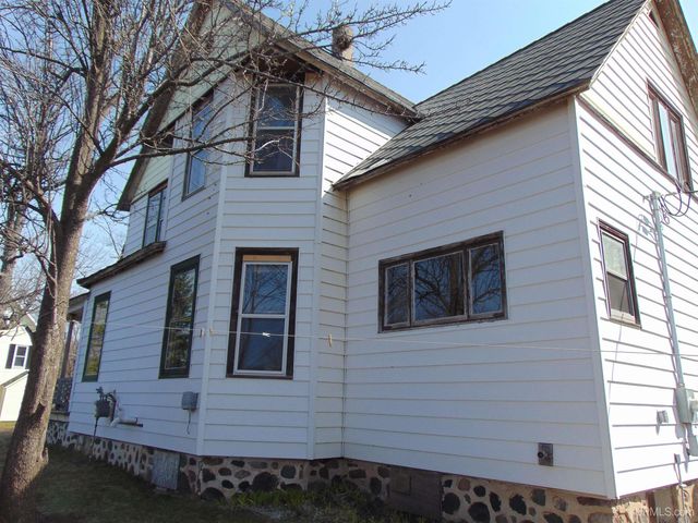 110 E River Street, Ontonagon, MI 49953