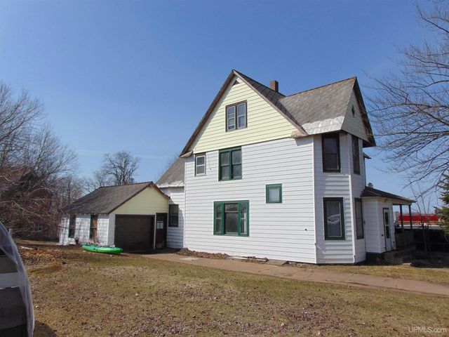 110 E River Street, Ontonagon, MI 49953