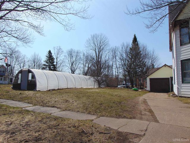 110 E River Street, Ontonagon, MI 49953