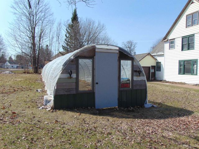 110 E River Street, Ontonagon, MI 49953