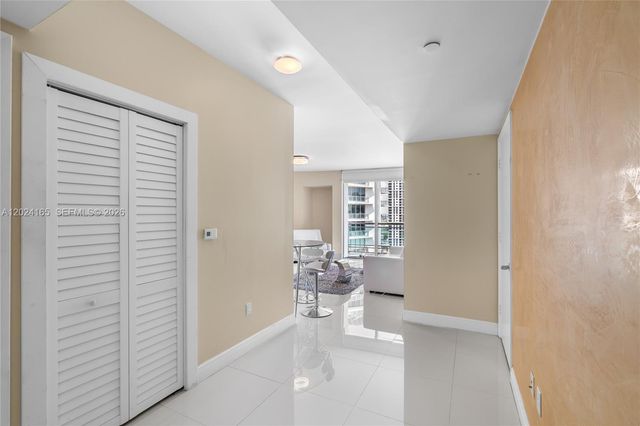 350 S Miami Ave 2515, Miami, FL 33130