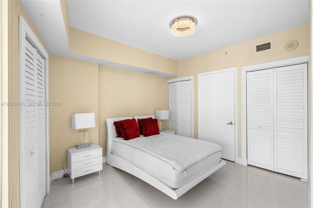 350 S Miami Ave 2515, Miami, FL 33130