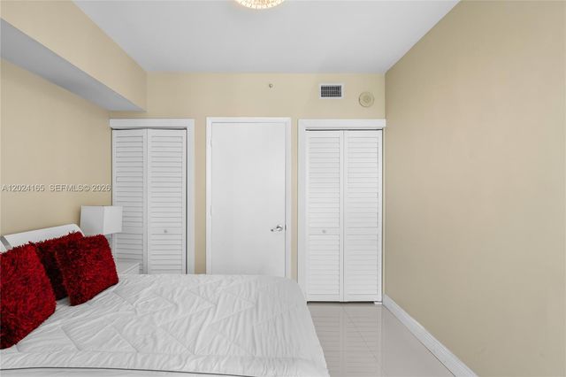 350 S Miami Ave 2515, Miami, FL 33130
