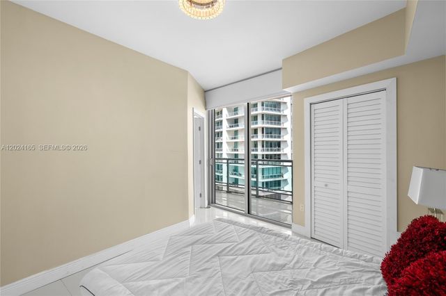 350 S Miami Ave 2515, Miami, FL 33130