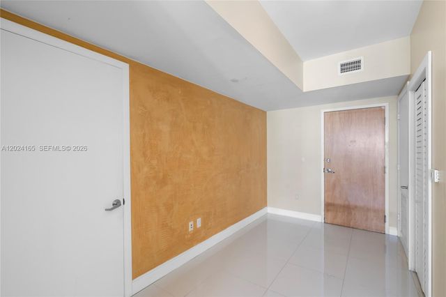 350 S Miami Ave 2515, Miami, FL 33130