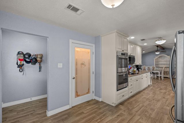 7010 Bluebird Lane, Alvin, TX 77511