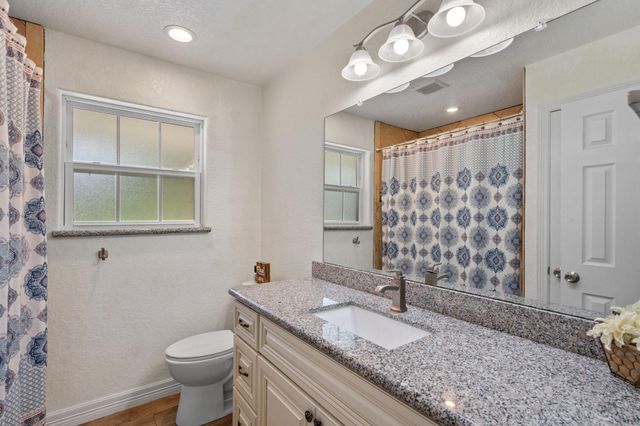 7010 Bluebird Lane, Alvin, TX 77511