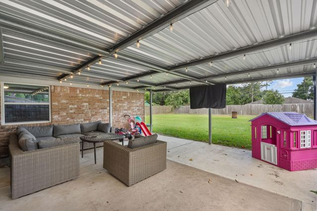 7010 Bluebird Lane, Alvin, TX 77511