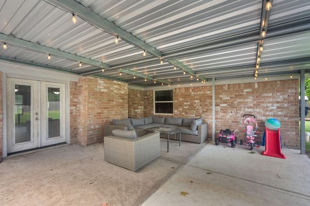 7010 Bluebird Lane, Alvin, TX 77511