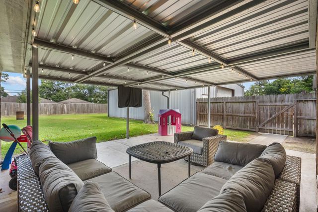 7010 Bluebird Lane, Alvin, TX 77511