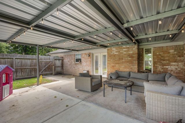 7010 Bluebird Lane, Alvin, TX 77511