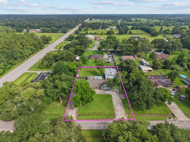 7010 Bluebird Lane, Alvin, TX 77511