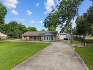 7010 Bluebird Lane, Alvin, TX 77511
