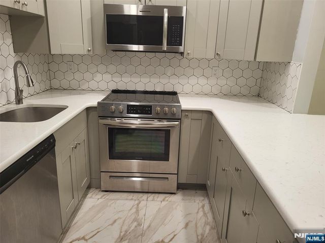 7430 Kennedy Boulevard 103, North Bergen, NJ 07047