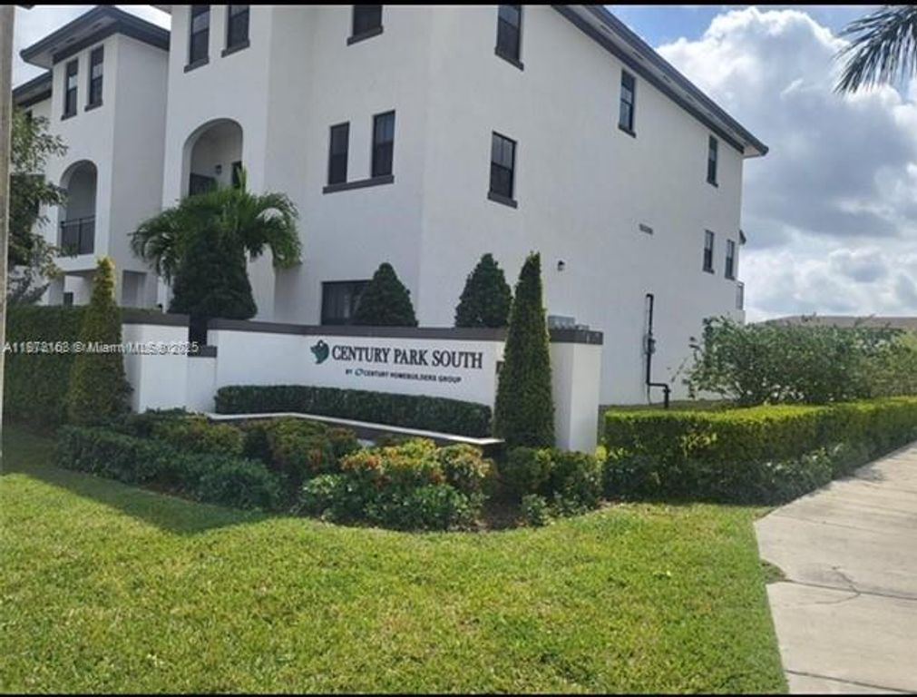 15650 SW 136th St 110, Miami, FL 33196